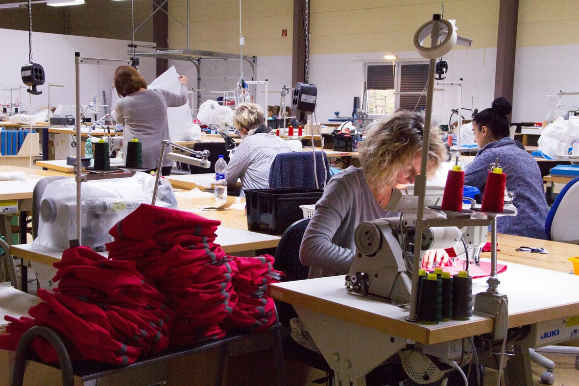 Transparente Handarbeit